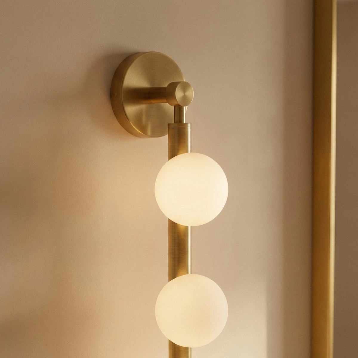 Orbos Wall Lamp