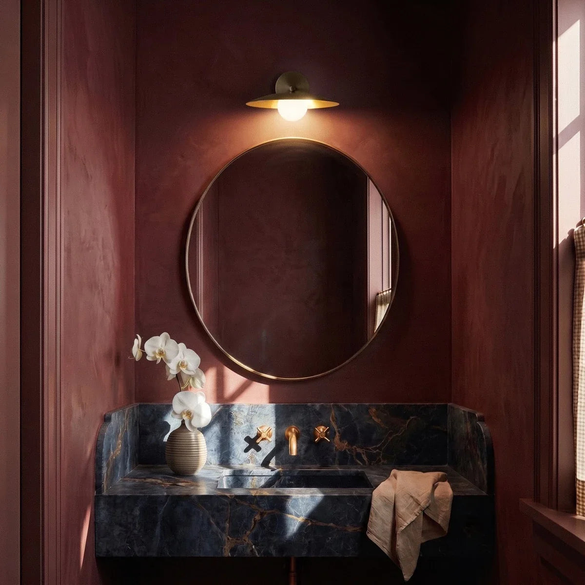 Orelis Wall Lamp