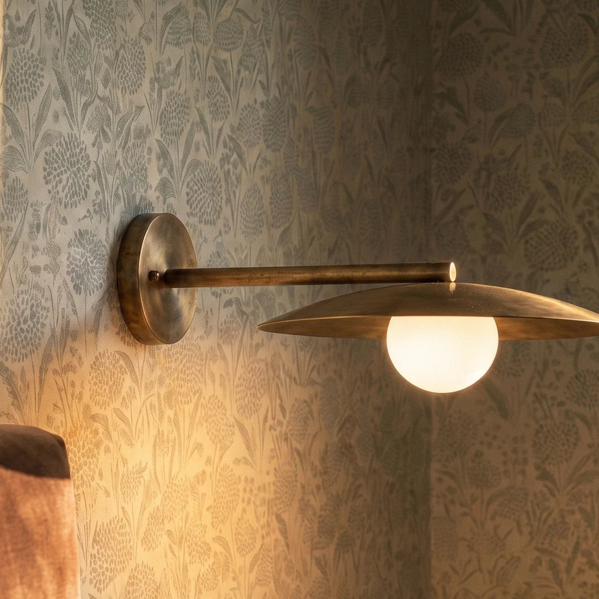 Orelis Wall Lamp