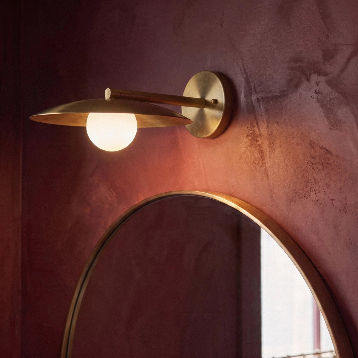 Orelis Wall Lamp