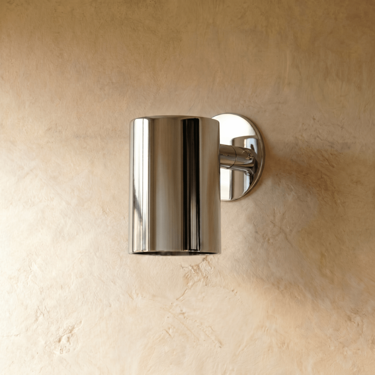 Orova Wall Lamp