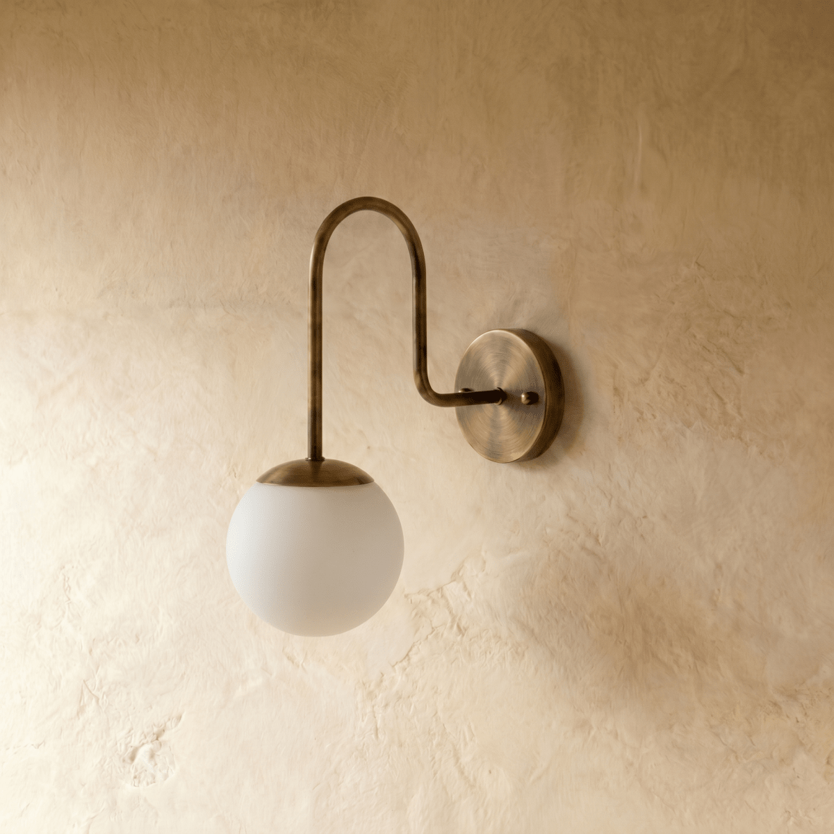 Orvian Wall Lamp