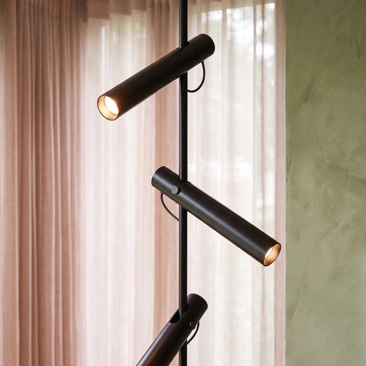Peeco Pendant Light