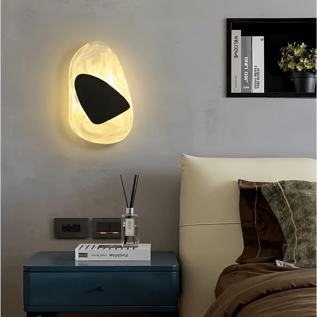 Petra Wall Lamp