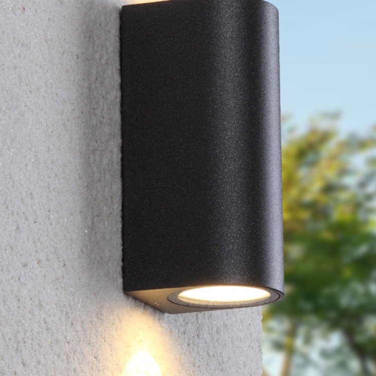 Prakash Outdoor Wall Lamp