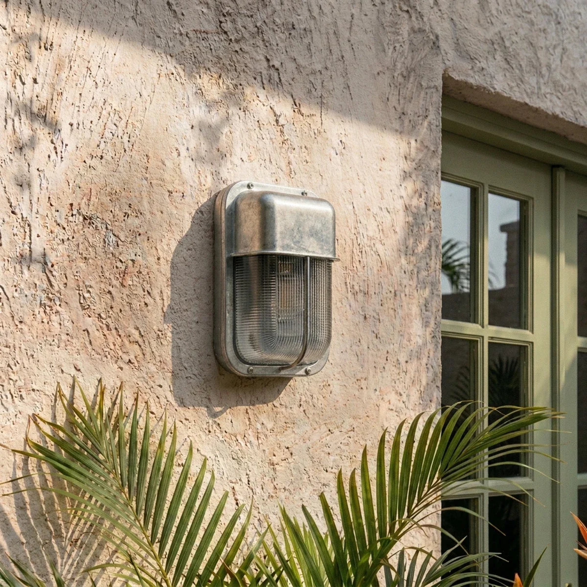 Radis Outdoor Wall Lamp