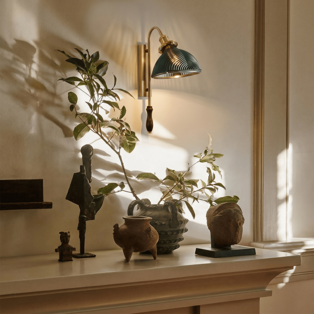 Revoer Wall Lamp