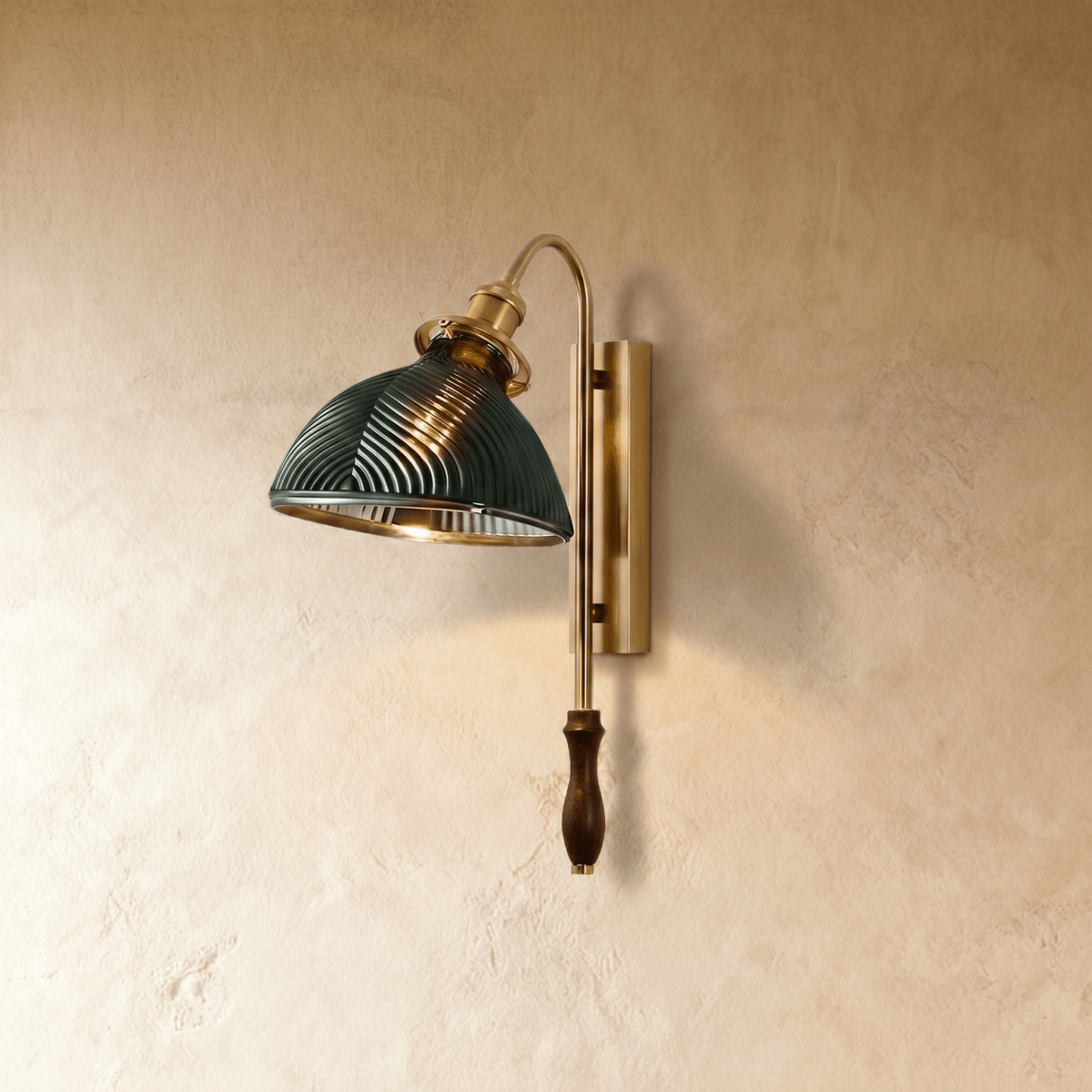 Revoer Wall Lamp