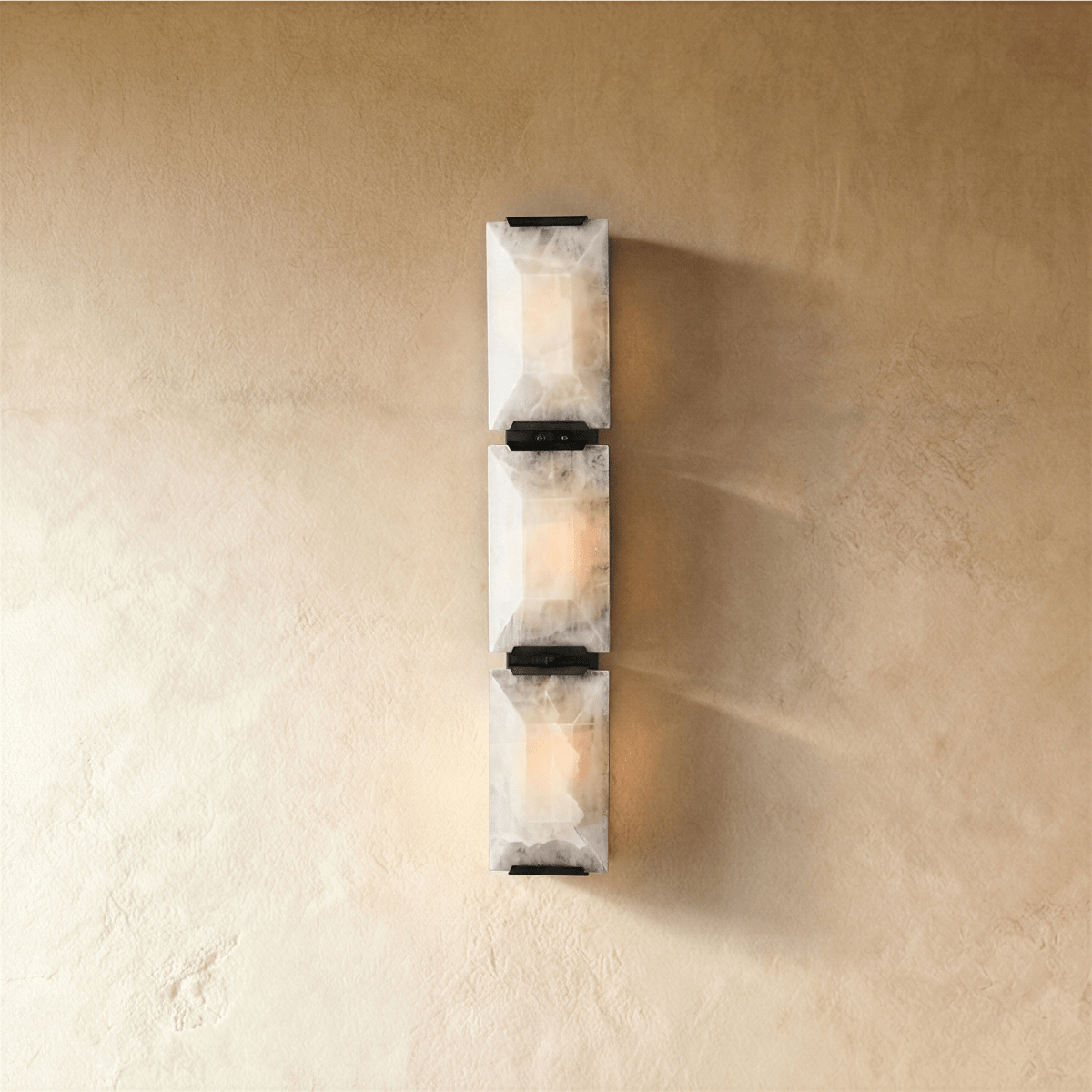 Sakhra Wall Lamp