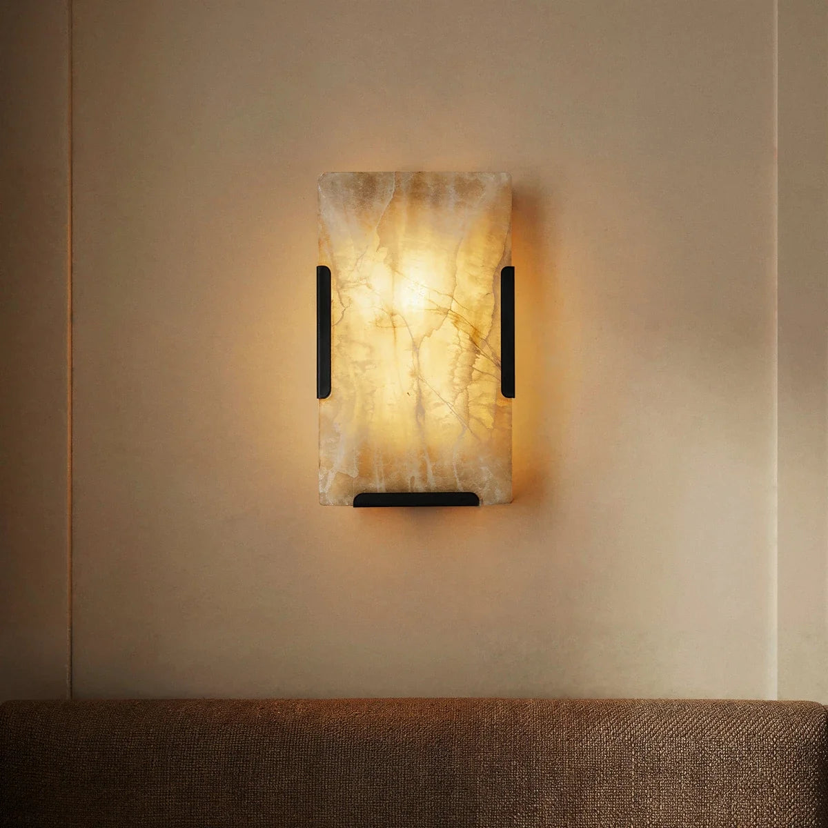 Sakhra Wall Lamp