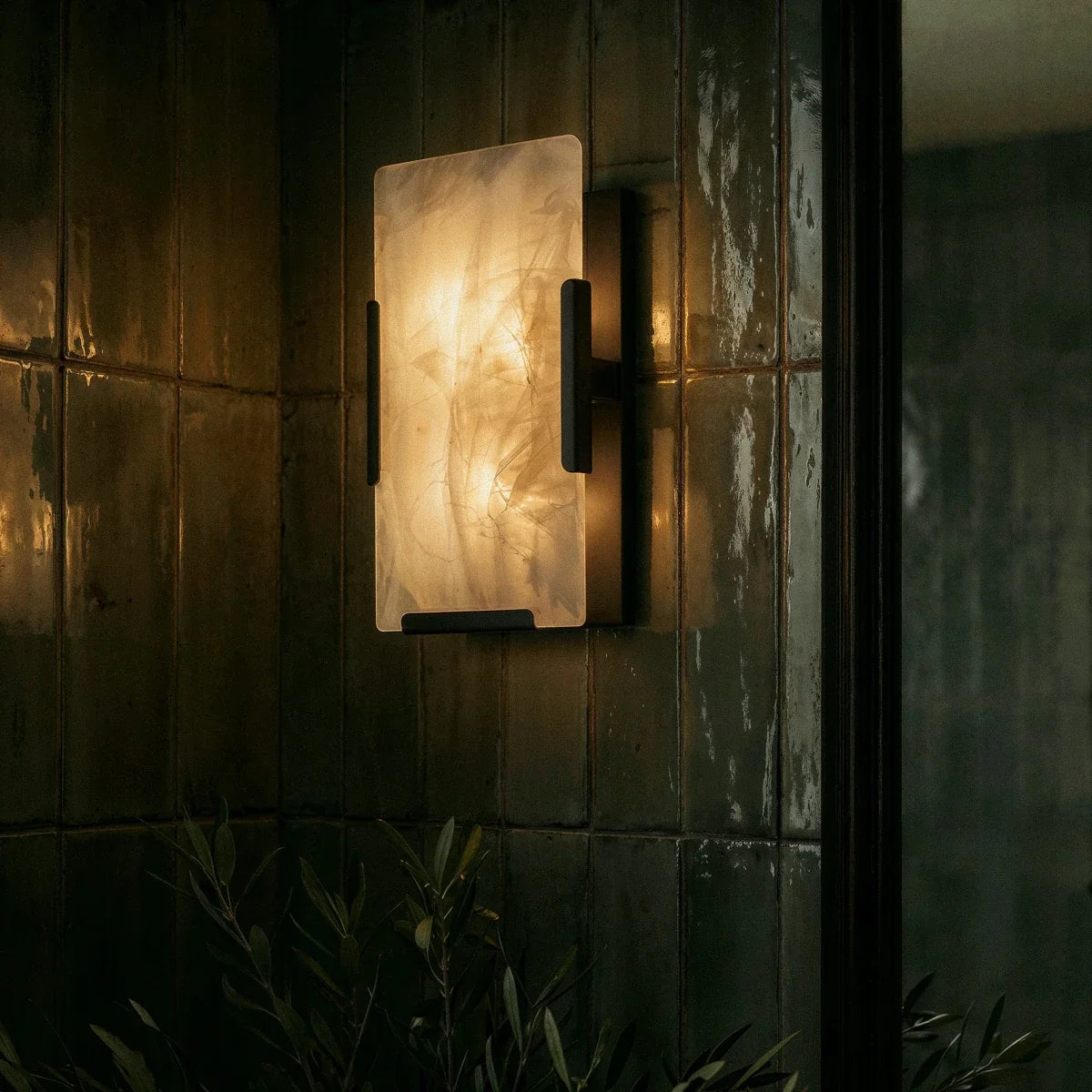 Sakhra Wall Lamp