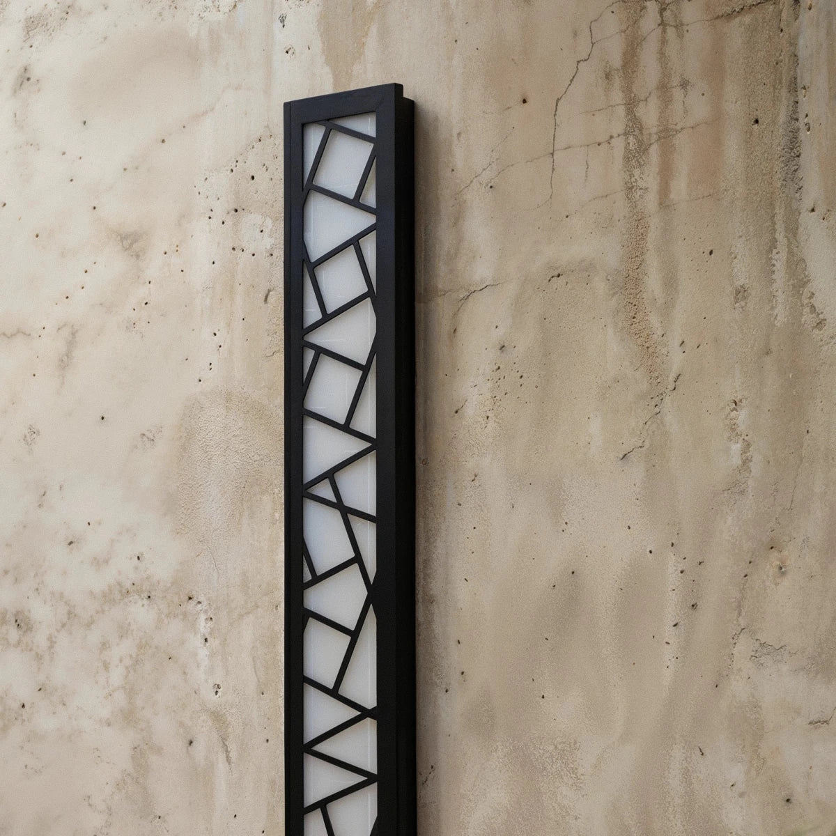 Shamil Wall Lamp