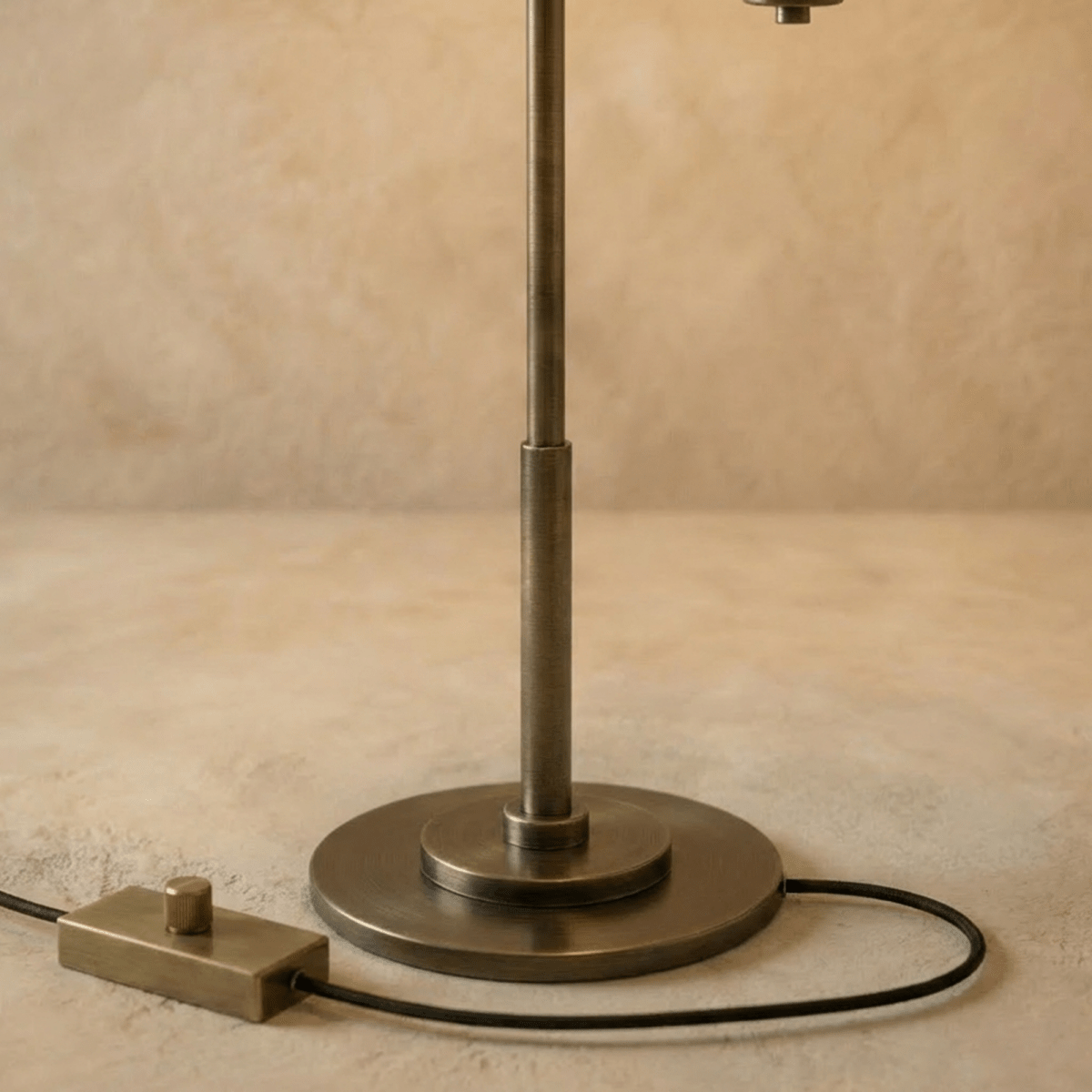 Solum Floor Lamp