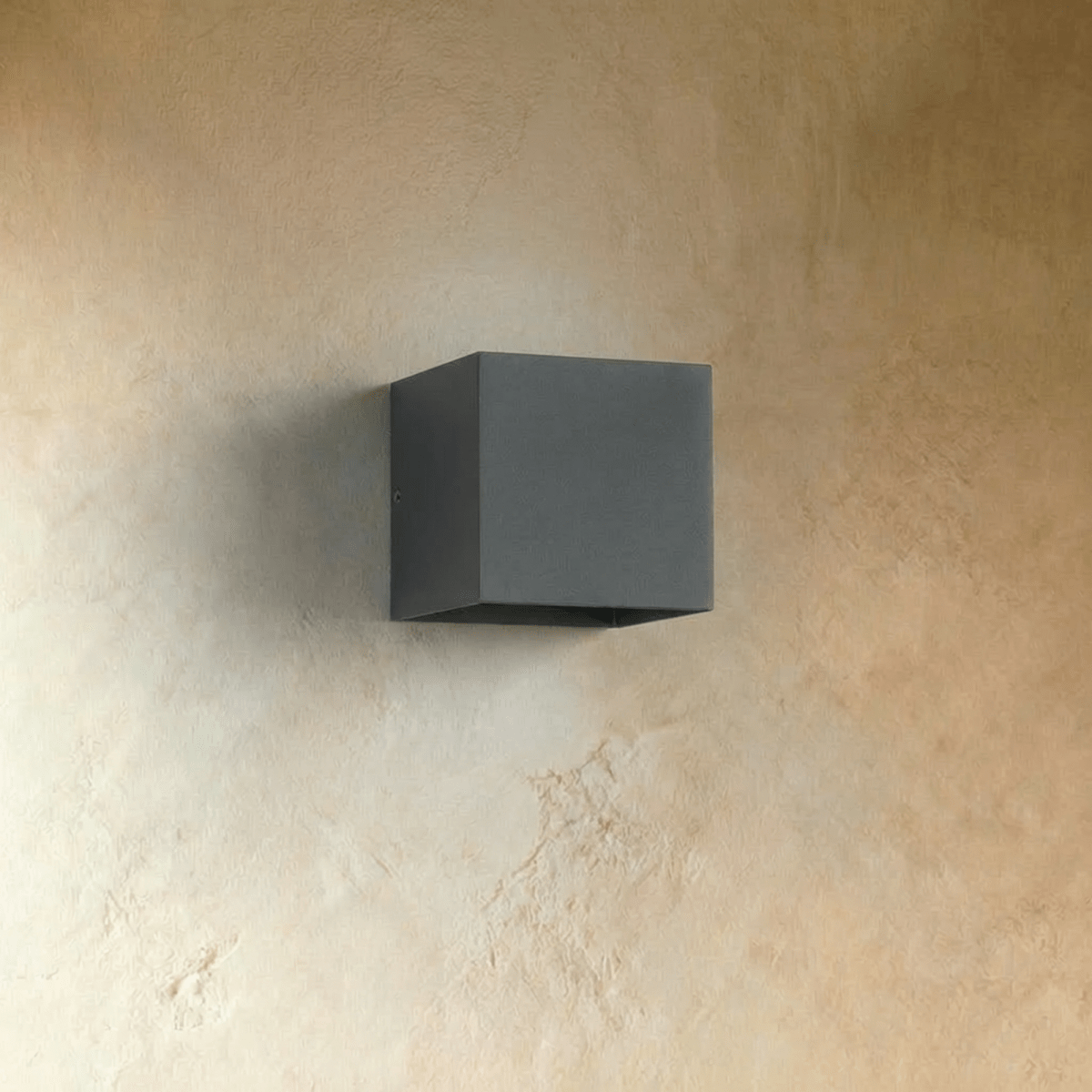 Tine Wall Lamp