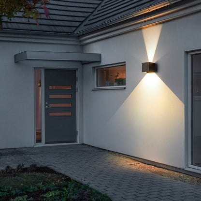 Tine Wall Lamp