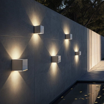 Tine Wall Lamp