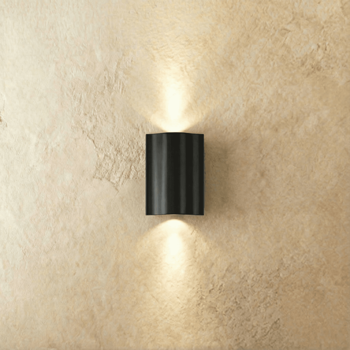 Trevis Outdoor Wall Lamp
