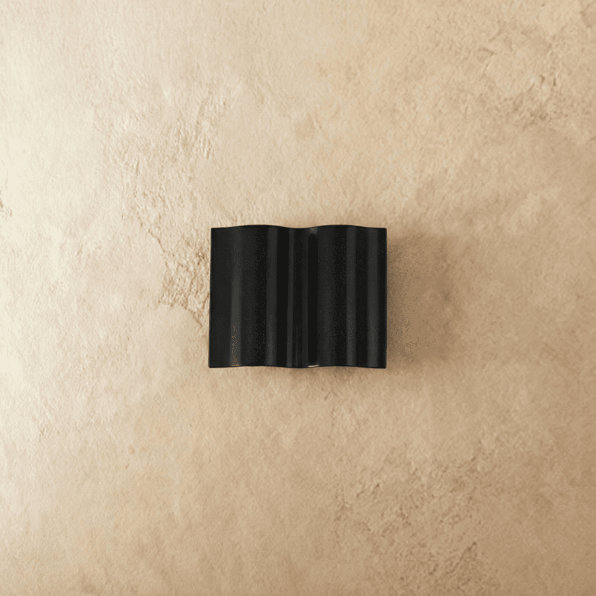 Trevis Outdoor Wall Lamp