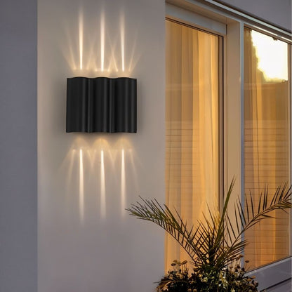 Trevis Outdoor Wall Lamp
