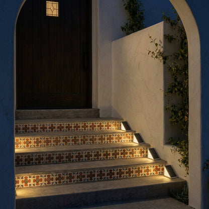 Trie Outdoor Floor Lamp
