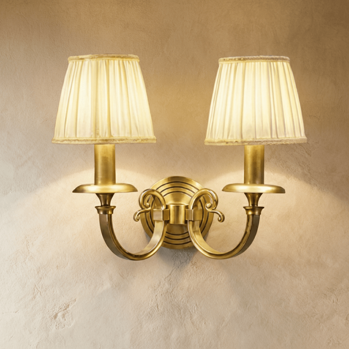 Uloma Wall Lamp
