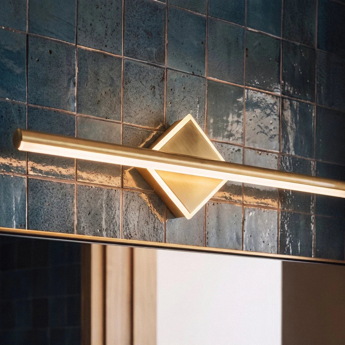 Velnyra Wall Lamp