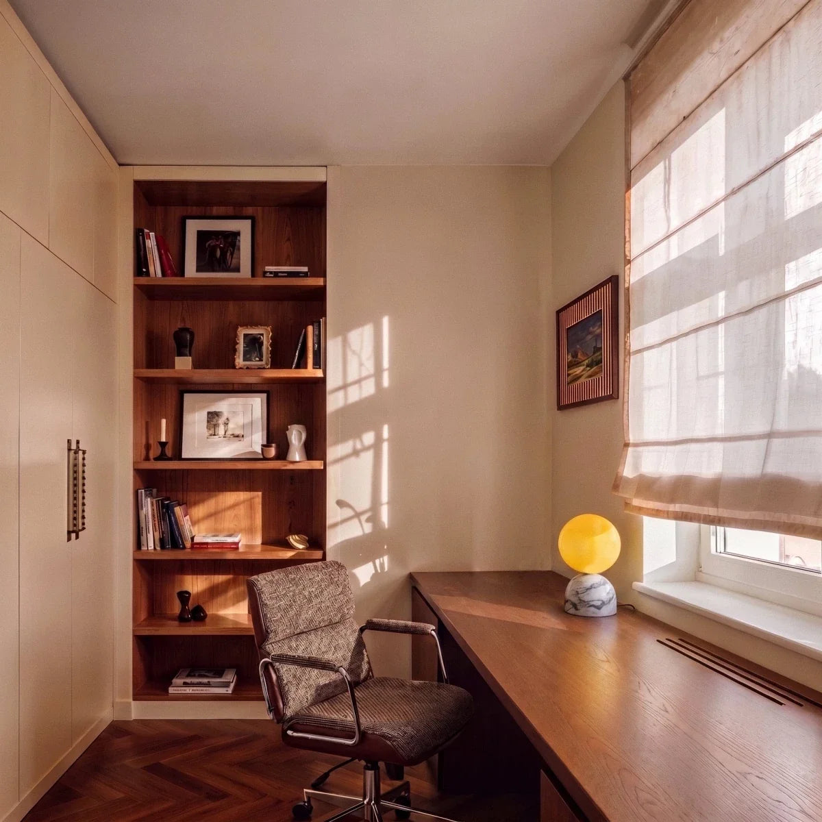 Vexara Table Lamp