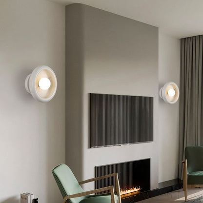 Vornix Wall Lamp