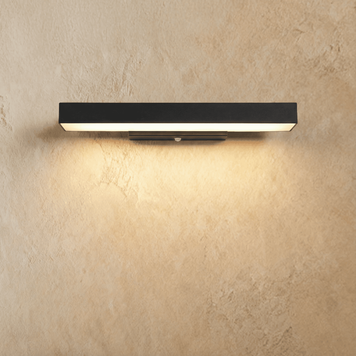 Vynova Outdoor Wall Lamp