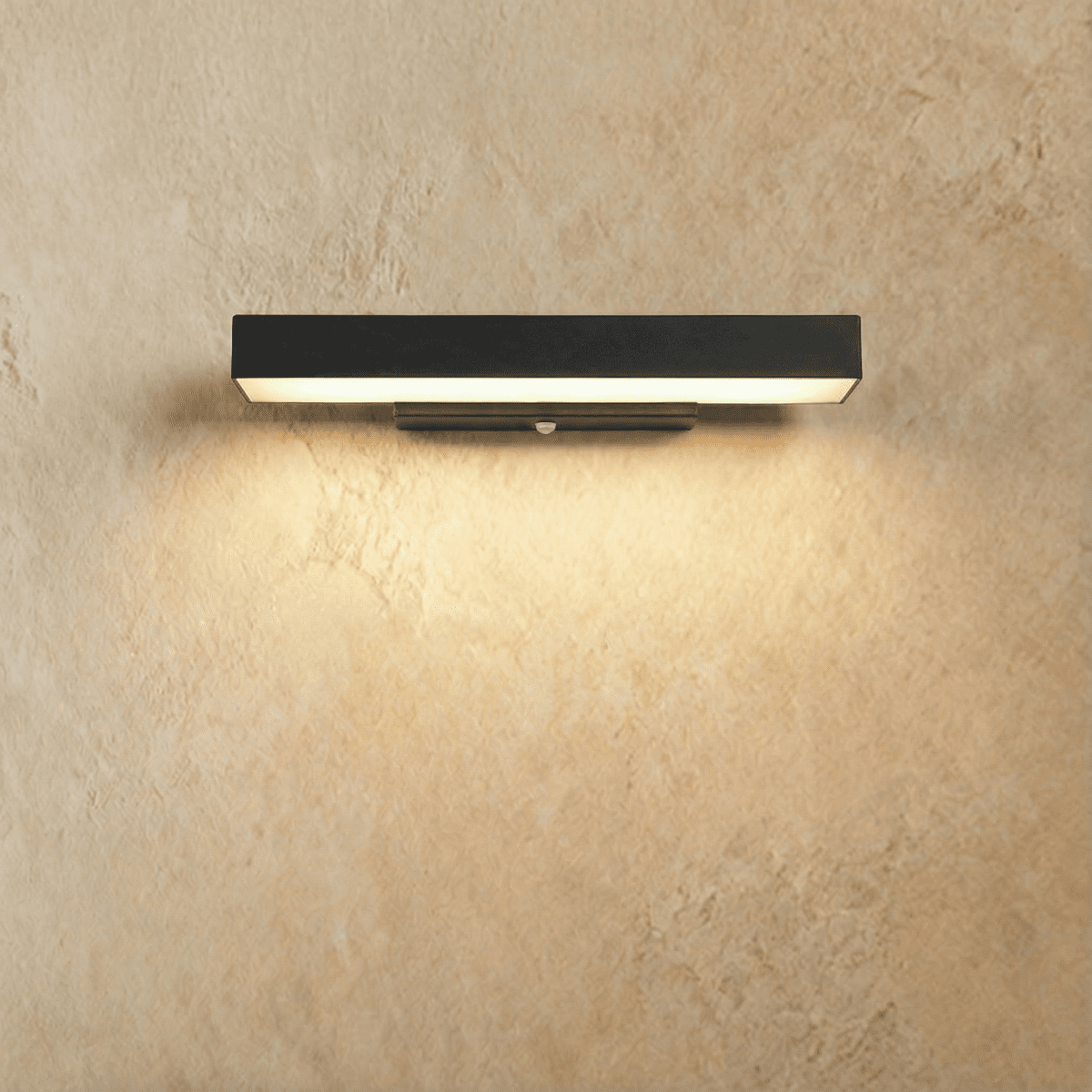 Vynova Outdoor Wall Lamp