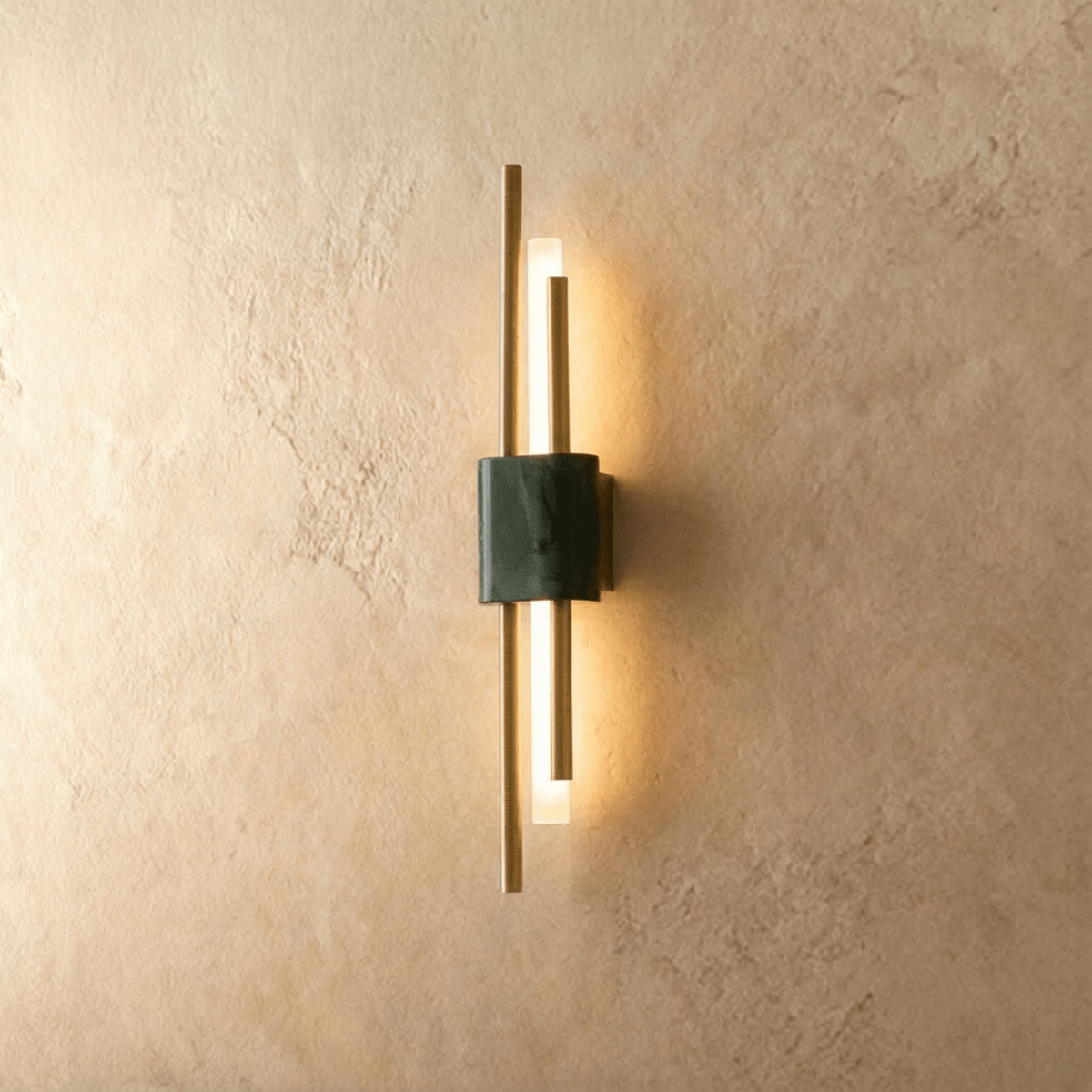 Yarok Wall Lamp